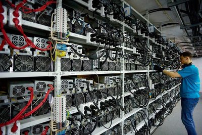A futuristic rendering of a mining farm, showcasing the potential integration of AI and robotics for automated maintenance and optimization.